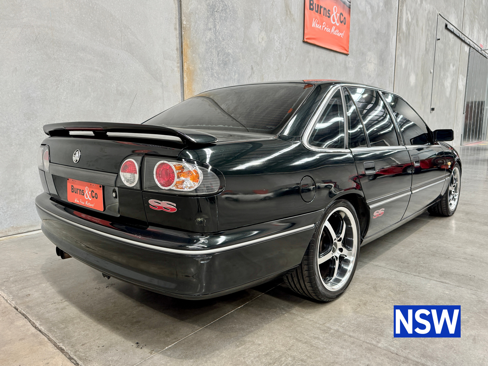 1995 HOLDEN BERLINA VS 5.0L V8 MANUAL SEDAN