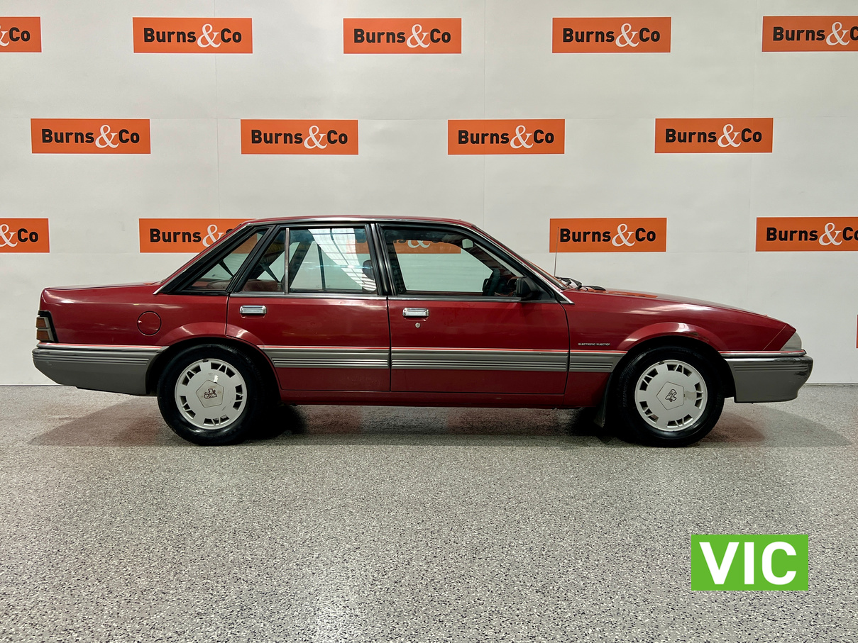 1986 HOLDEN VL BERLINA 6 CYL AUTO SEDAN - PROJECT