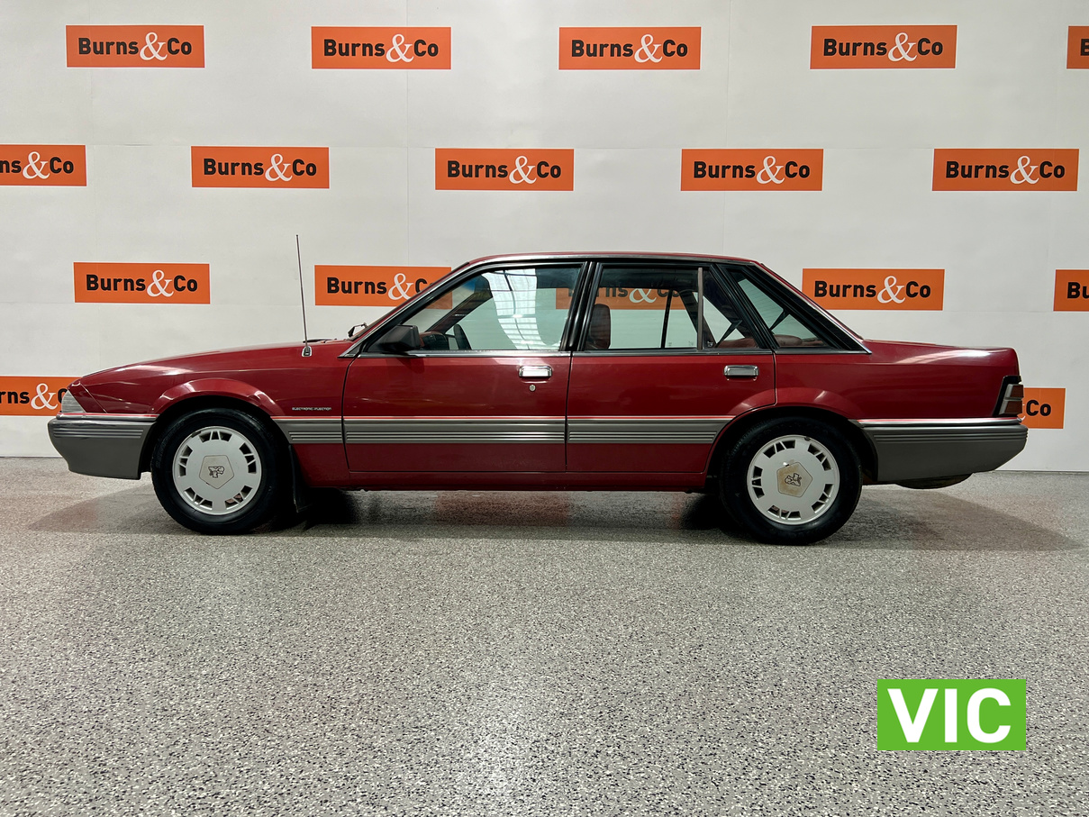 1986 HOLDEN VL BERLINA 6 CYL AUTO SEDAN - PROJECT