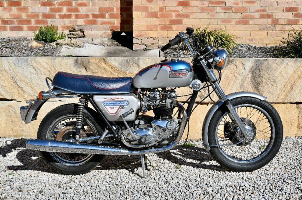 1977 TRIUMPH T140 BONNEVILLE SILVER JUBILEE ROAD