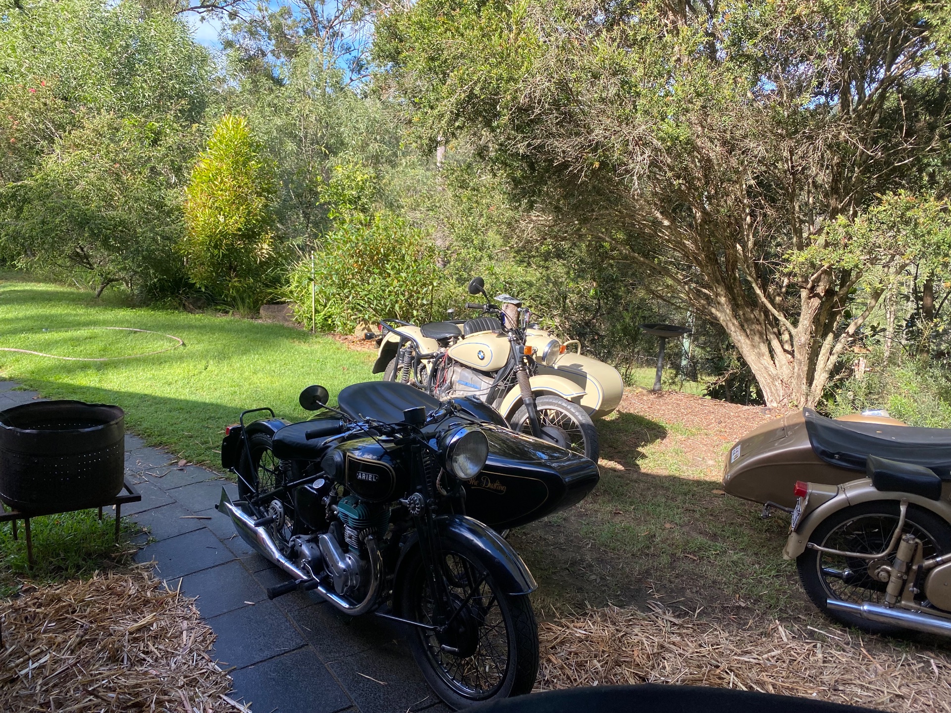 1946 ARIEL VB600 RED HUNTER ROAD