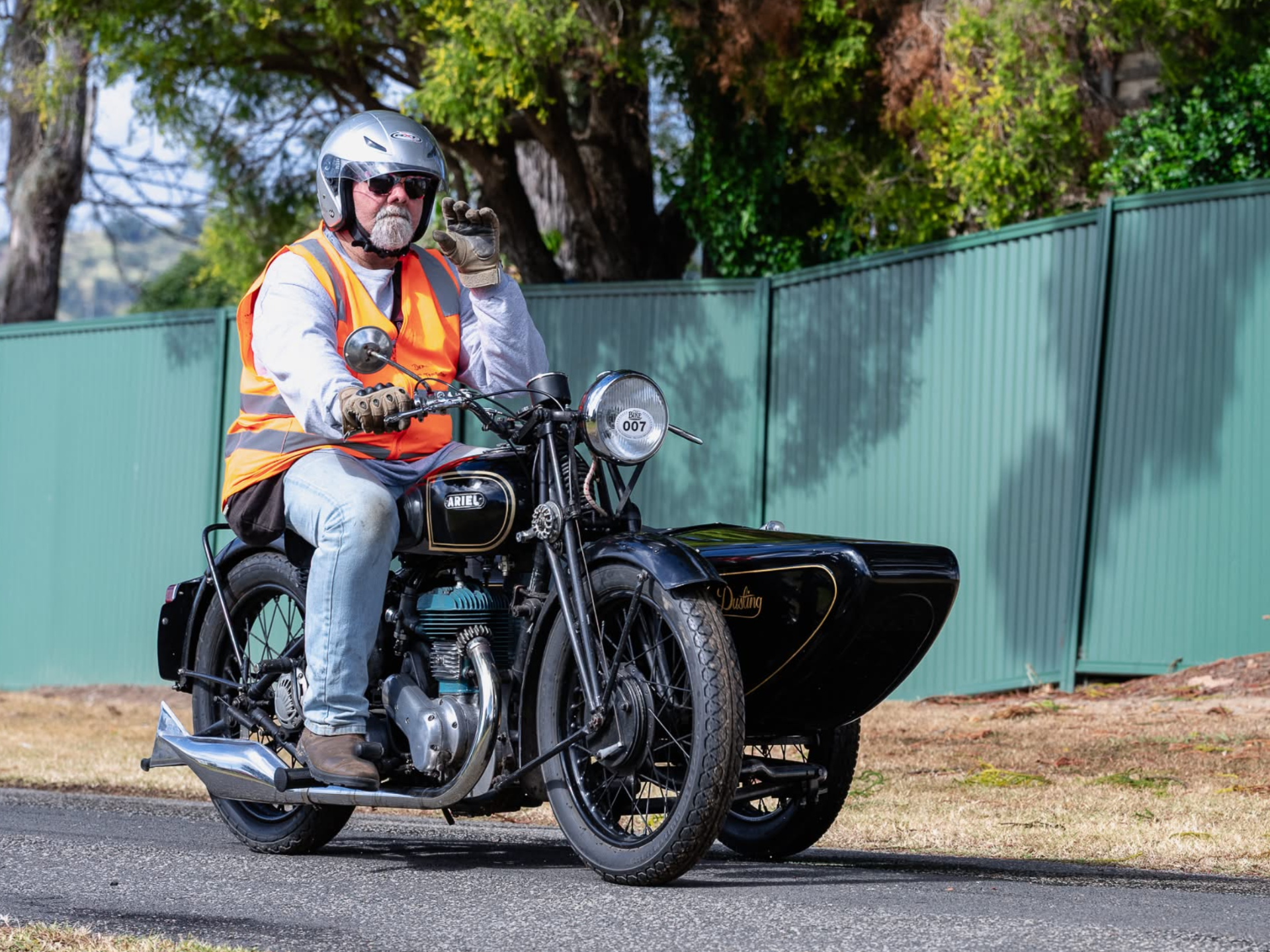 1946 ARIEL VB600 RED HUNTER ROAD