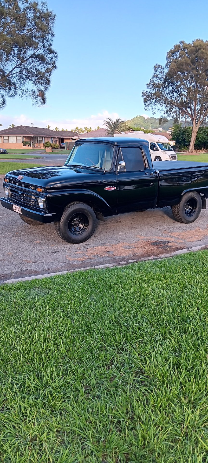 1966 FORD F100 3 SP AUTOMATIC 2D UTILITY