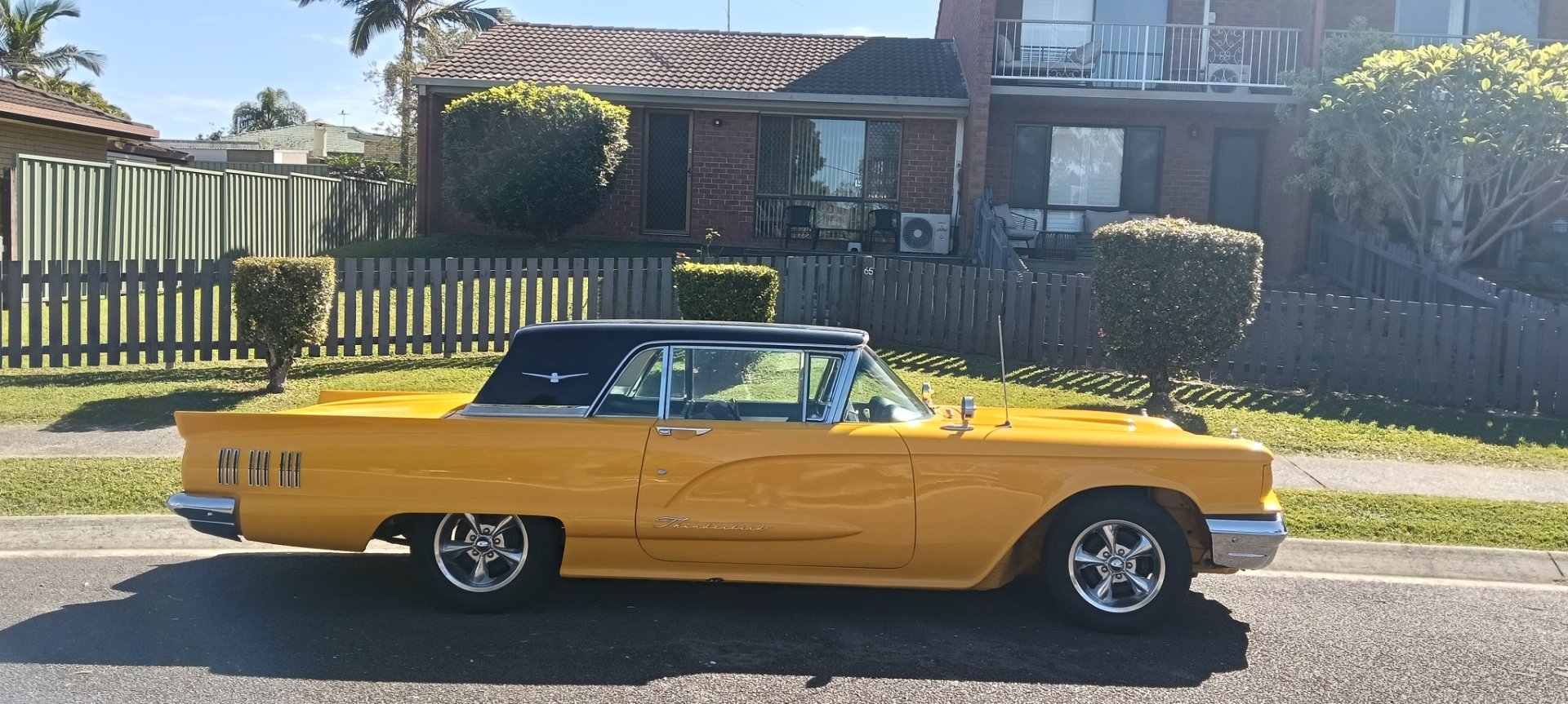 1960 FORD THUNDERBIRD AUTOMATIC 2D HARDTOP