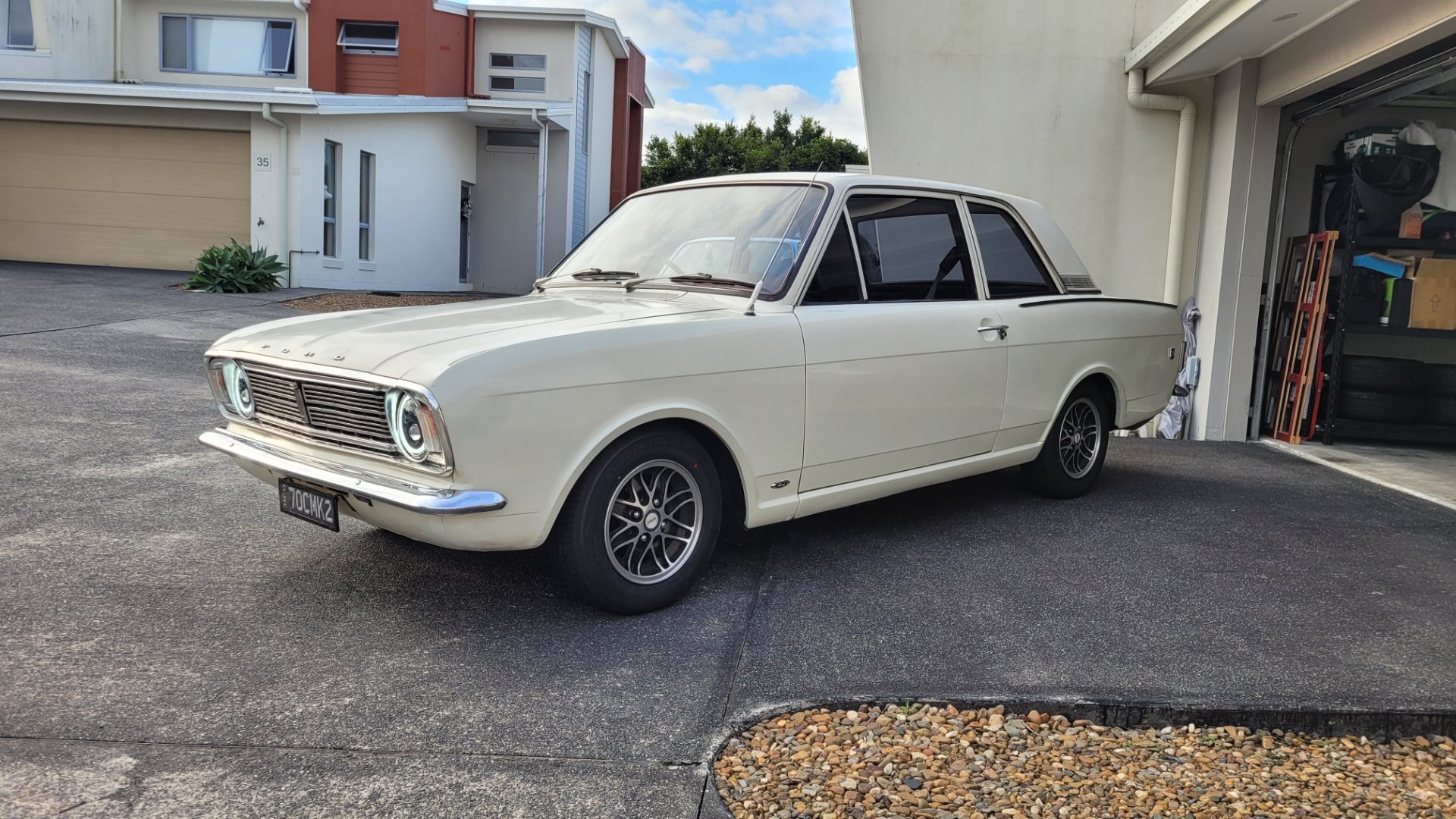 1970 FORD CORTINA MKII 2 DR SEDAN