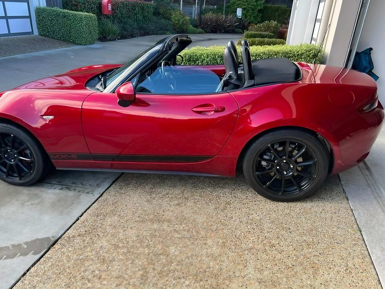 2016 MAZDA MX-5 ND (K) MY17 ROADSTER 6 SP MANUAL 2D CONVERTIBLE