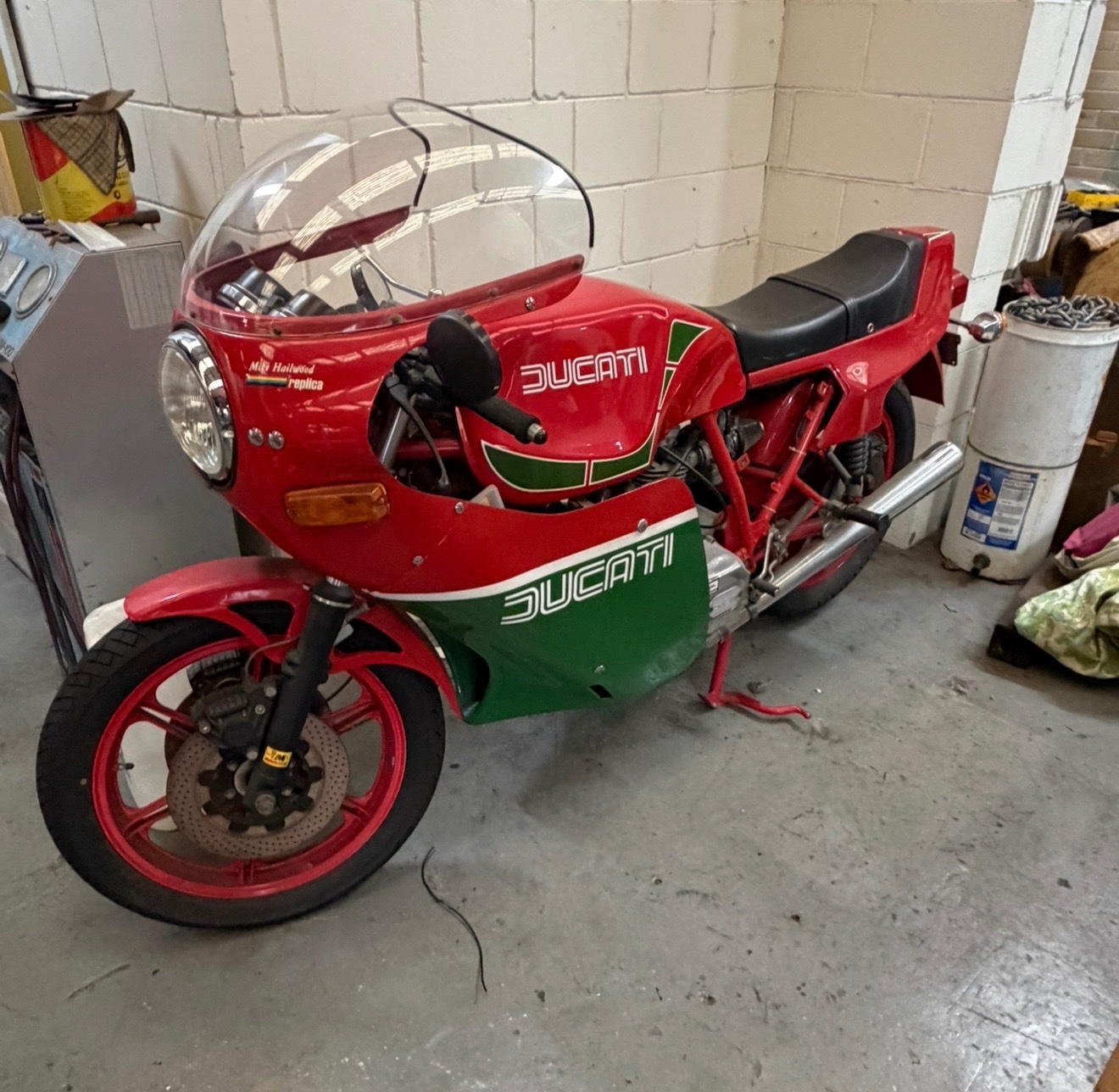 1982 DUCATI 900 MIKE HAILWOOD REPLICA ROAD