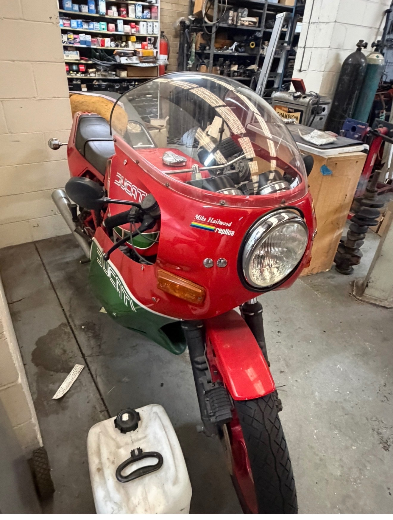1982 DUCATI 900 MIKE HAILWOOD REPLICA ROAD