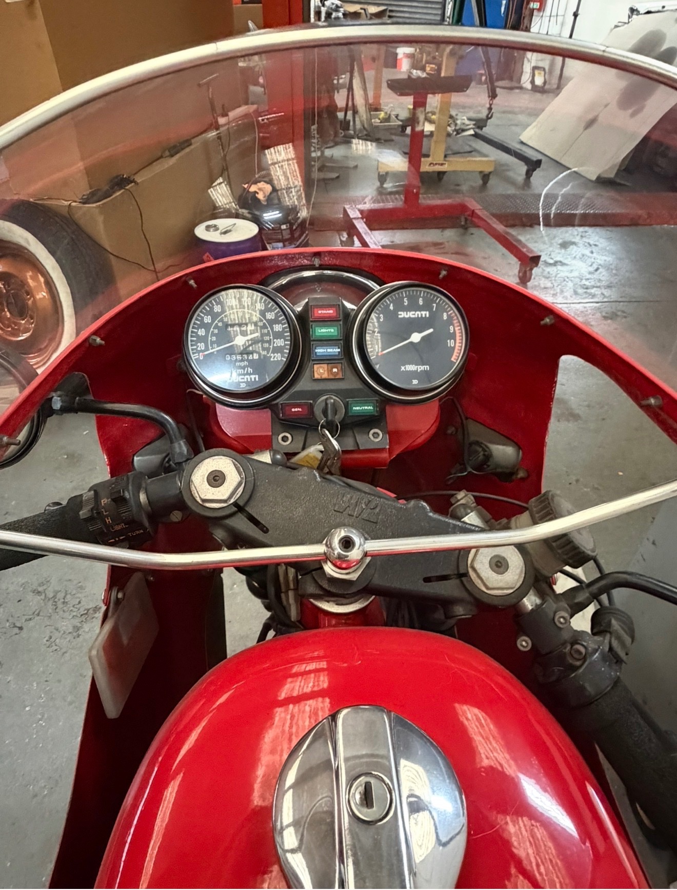 1982 DUCATI 900 MIKE HAILWOOD REPLICA ROAD