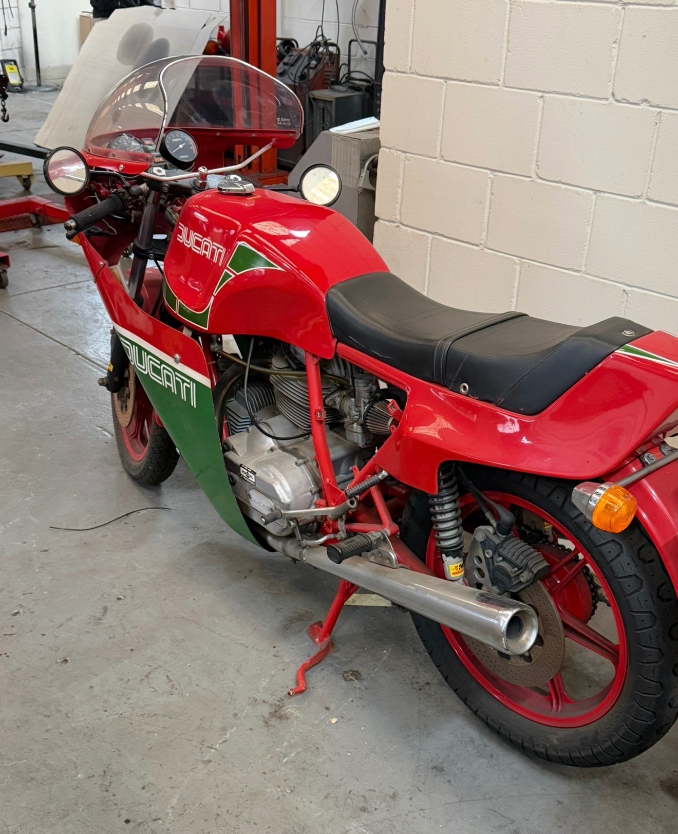 1982 DUCATI 900 MIKE HAILWOOD REPLICA ROAD