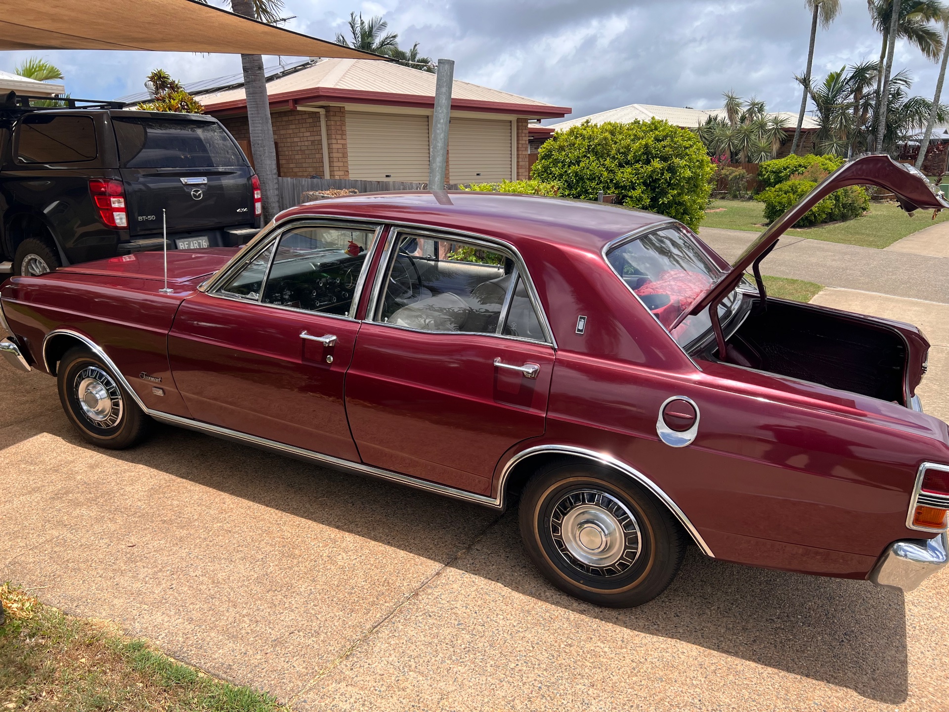 1971 FORD FAIRMONT XY 3 SP AUTOMATIC 4D SEDAN