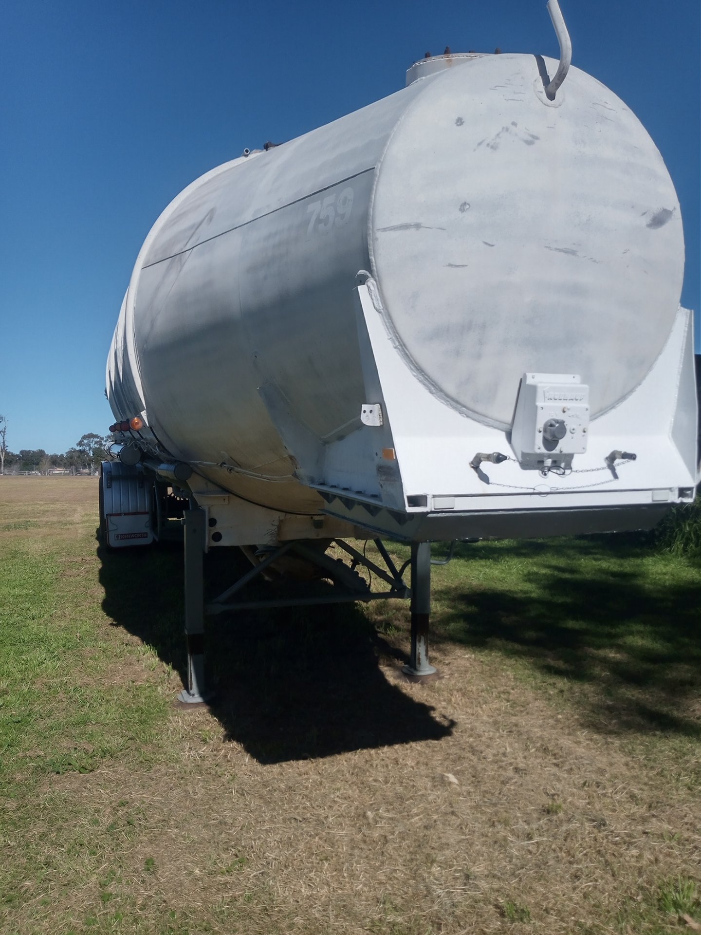 1969 FRUEHAUF TANKER TRAILER