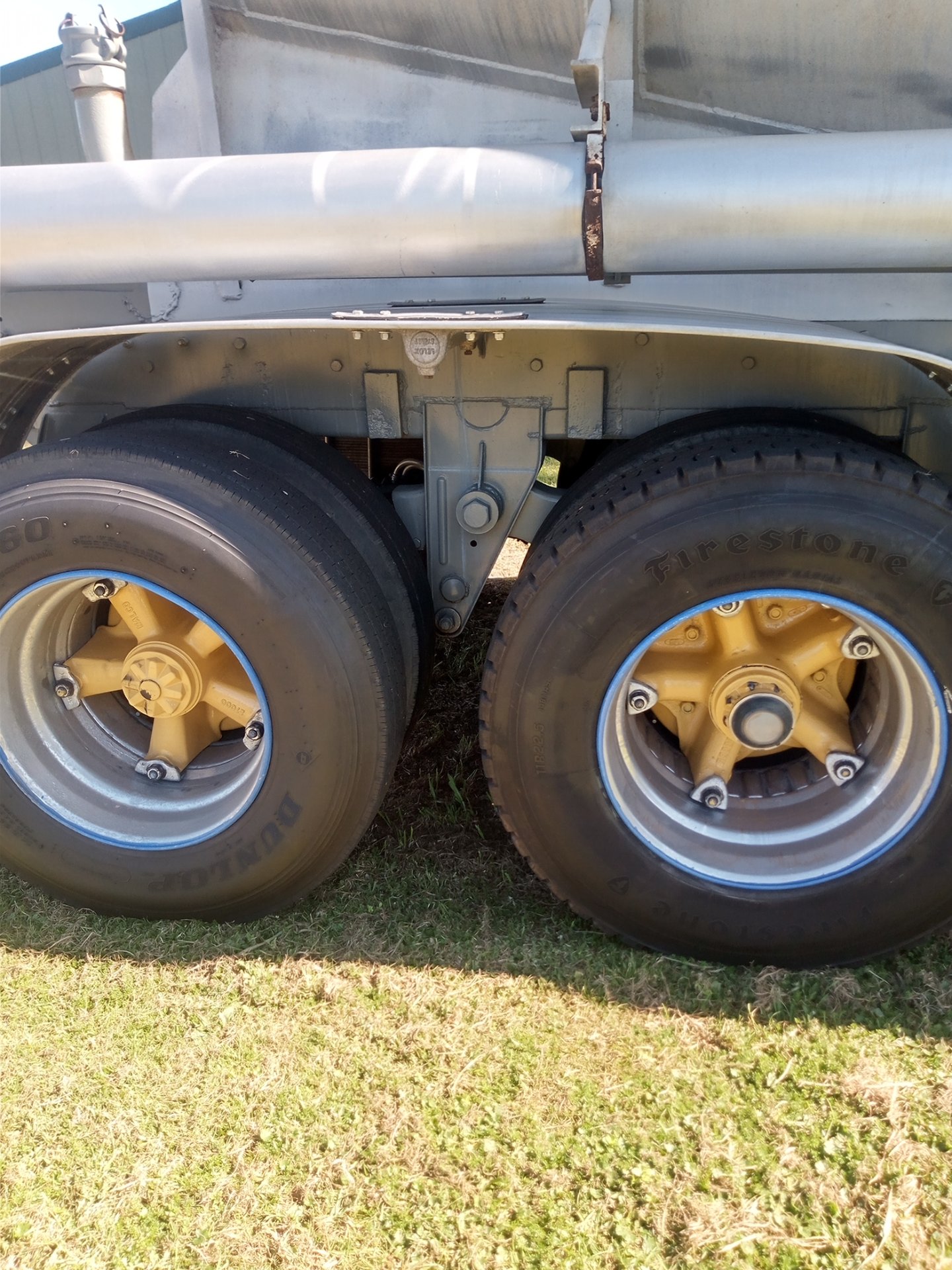 1969 FRUEHAUF TANKER TRAILER