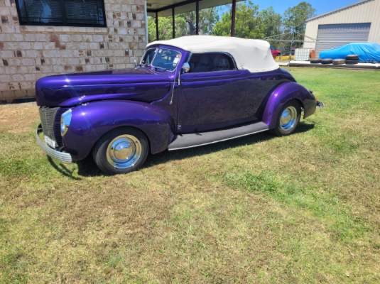 1940 FORD DELUXE AUTOMATIC 2D CONVERTIBLE