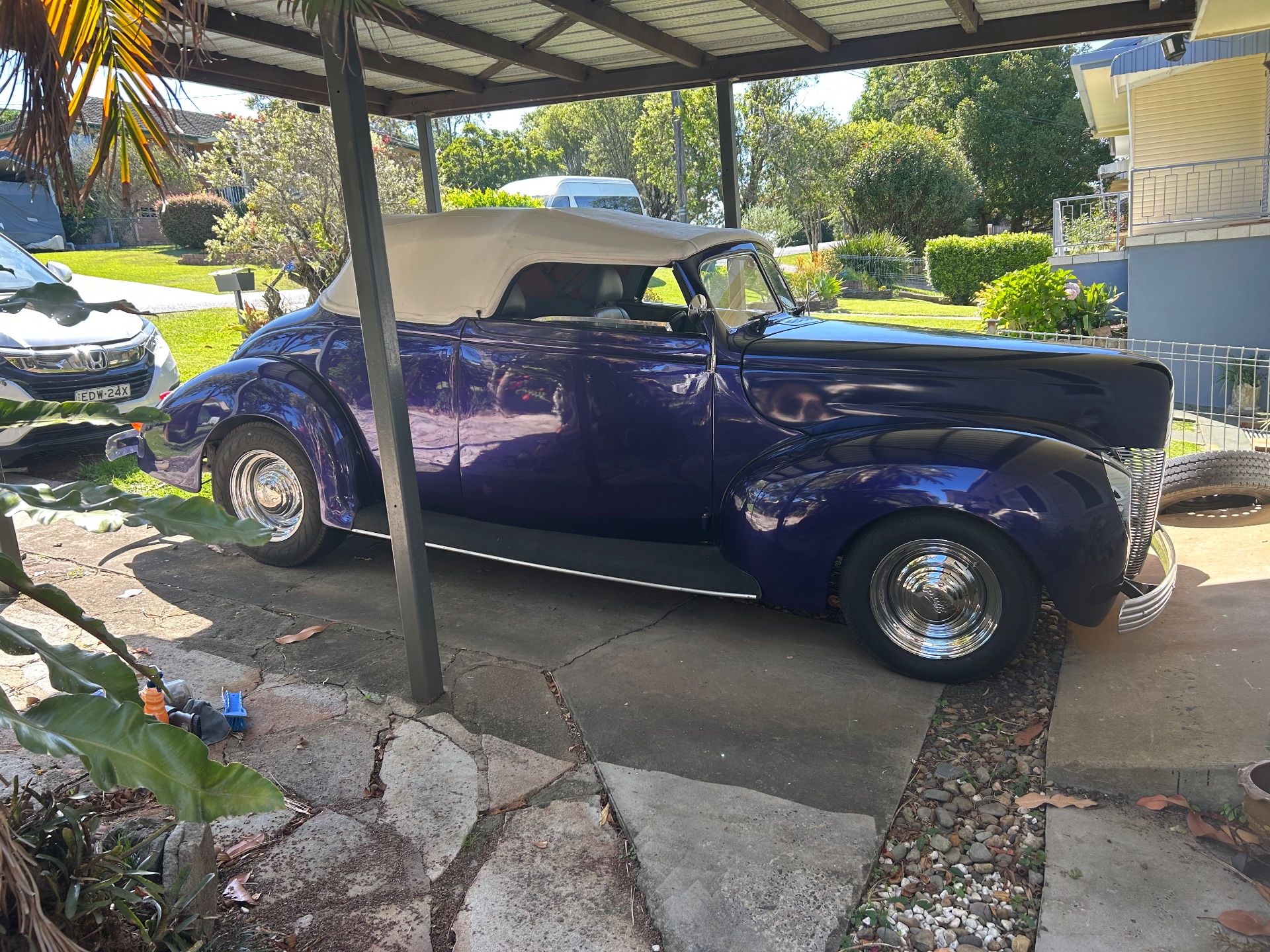 1940 FORD DELUXE AUTOMATIC 2D CONVERTIBLE