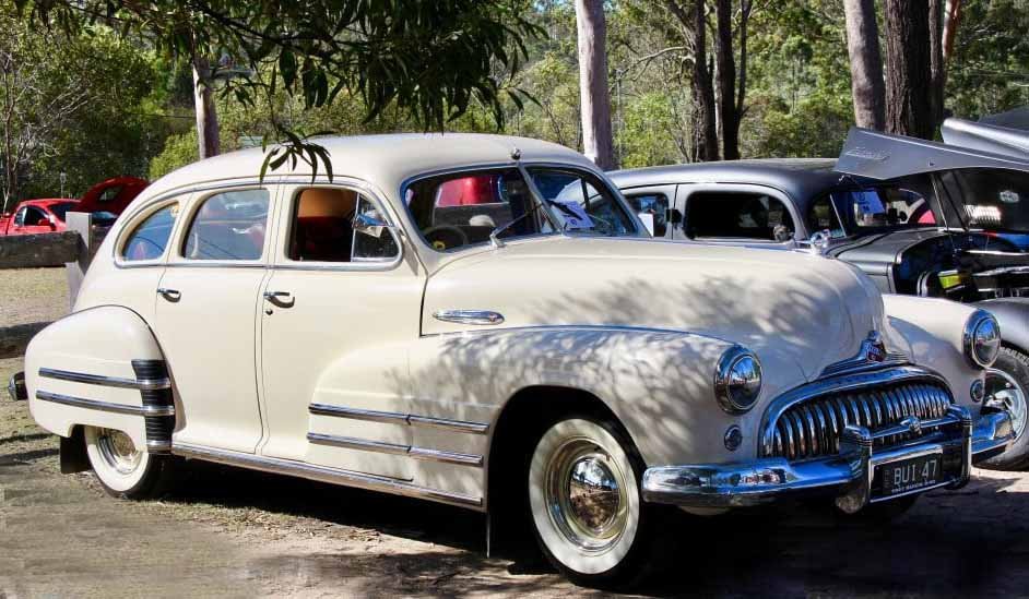 1947 BUICK 8/40 SEDAN