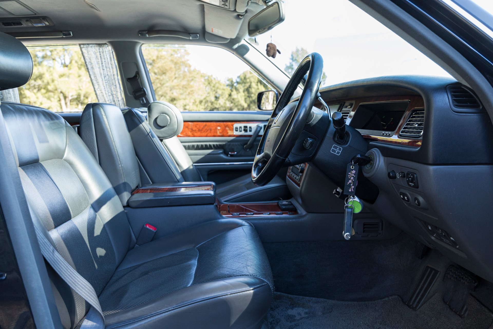 2005 TOYOTA CENTURY 5 SP AUTOMATIC SEDN