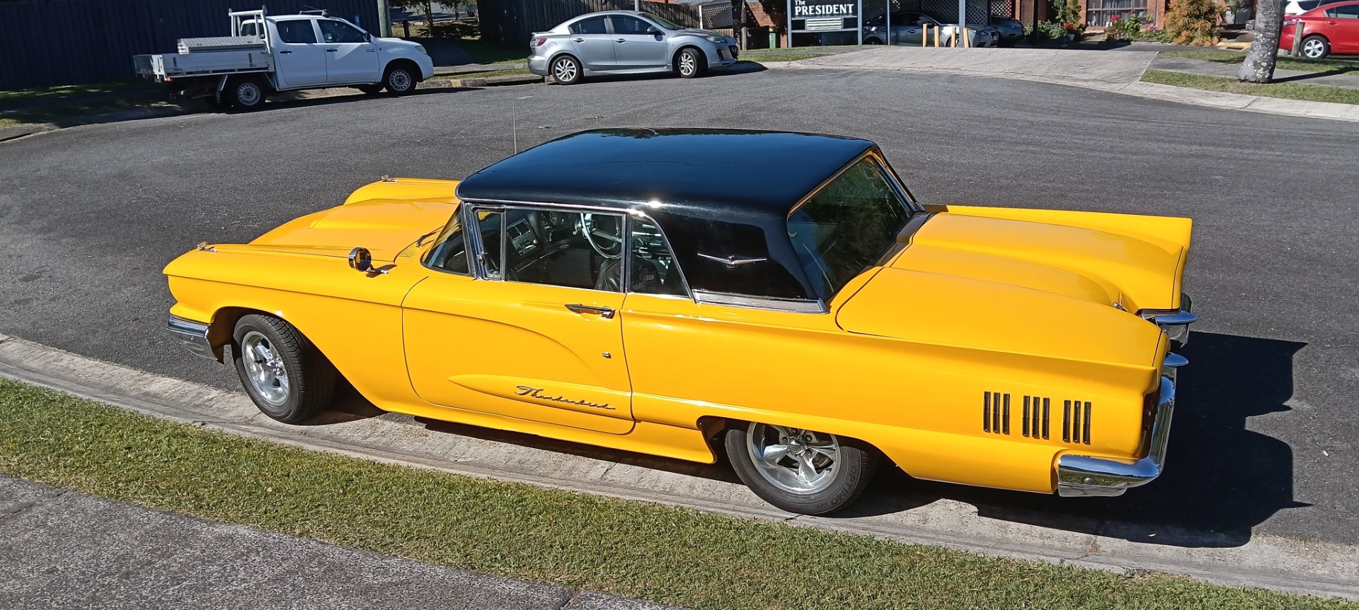 1960 FORD THUNDERBIRD AUTOMATIC 2D HARDTOP