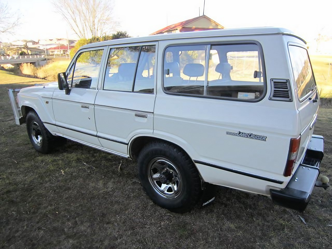 1986 TOYOTA LANDCRUISER HJ61RG SAHARA (4x4) 4 SP AUTOMATIC 4x4 4D WAGON (532266)