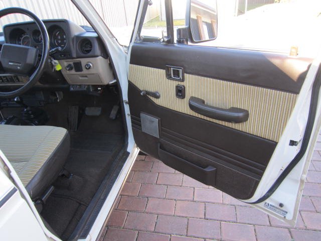 1986 TOYOTA LANDCRUISER HJ61RG SAHARA (4x4) 4 SP AUTOMATIC 4x4 4D WAGON (532266)