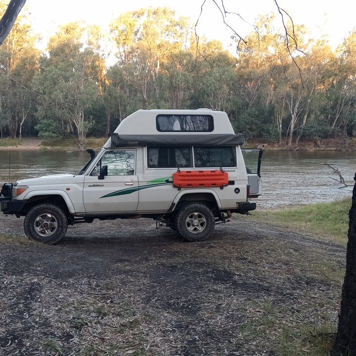 2007 TOYTOA LANDCRUISER VDJ78R 70 SERIES HI TOP TROOPY