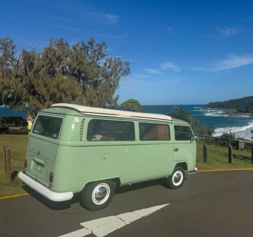 1970 VOLKSWAGEN KOMBI LOWLIGHT CAMPER 