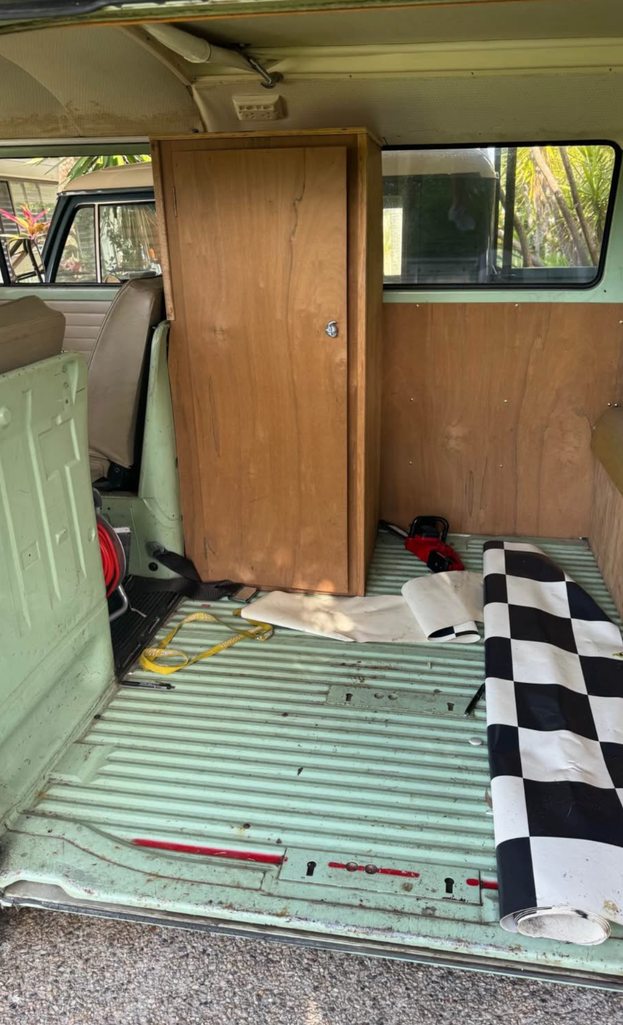 1970 VOLKSWAGEN KOMBI LOWLIGHT CAMPER