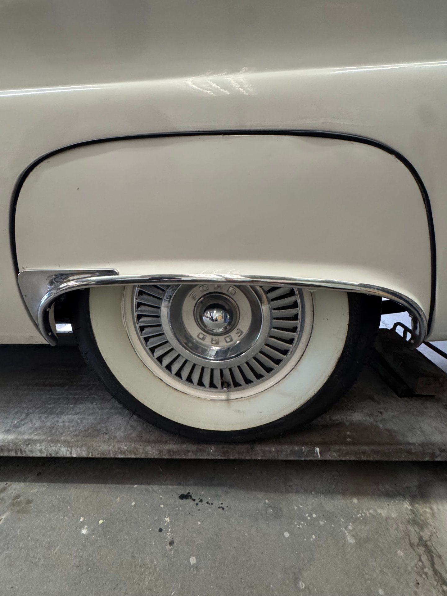 1957 FORD THUNDERBIRD CONVERTIBLE