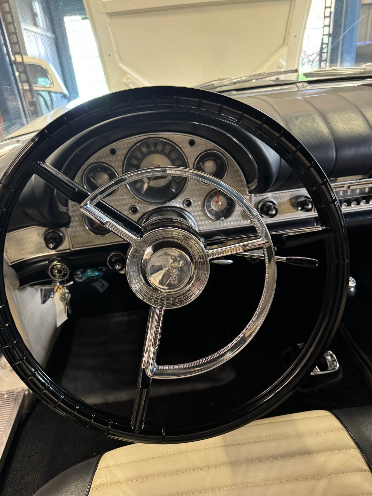 1957 FORD THUNDERBIRD CONVERTIBLE