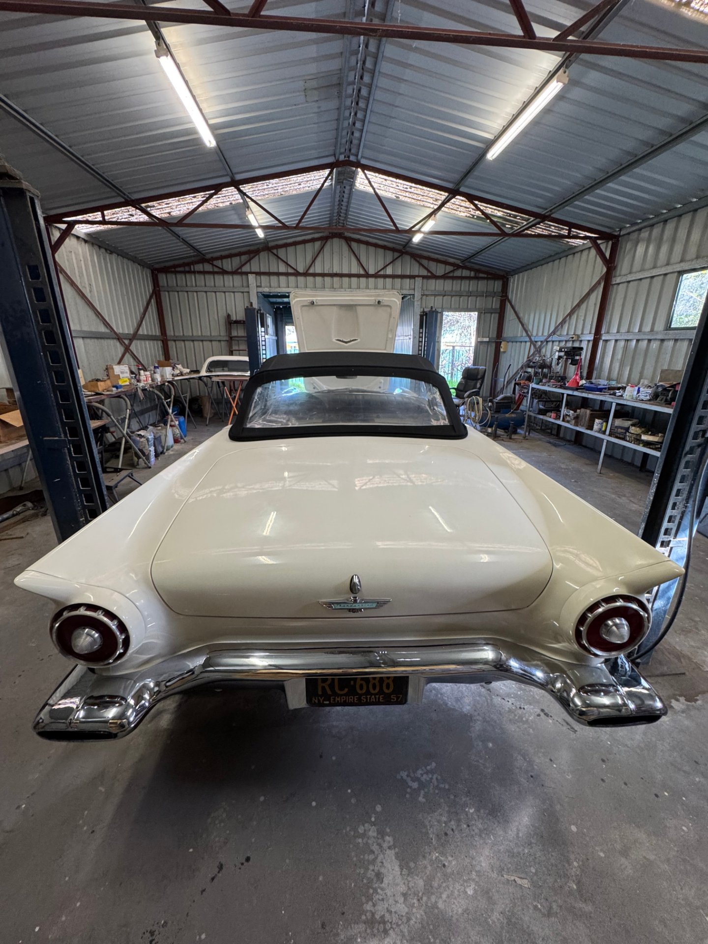 1957 FORD THUNDERBIRD CONVERTIBLE