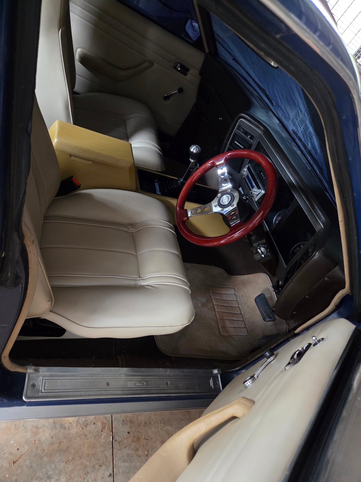1976 FORD FAIRMONT XB 3 SP AUTOMATIC 4D SEDAN