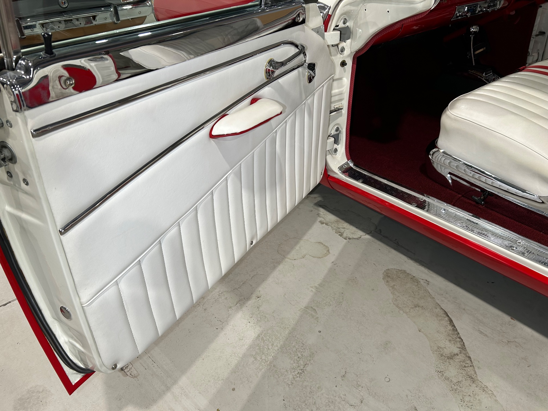 1956 FORD VICTORIA AUTOMATIC 2 DR SPORTS COUPE