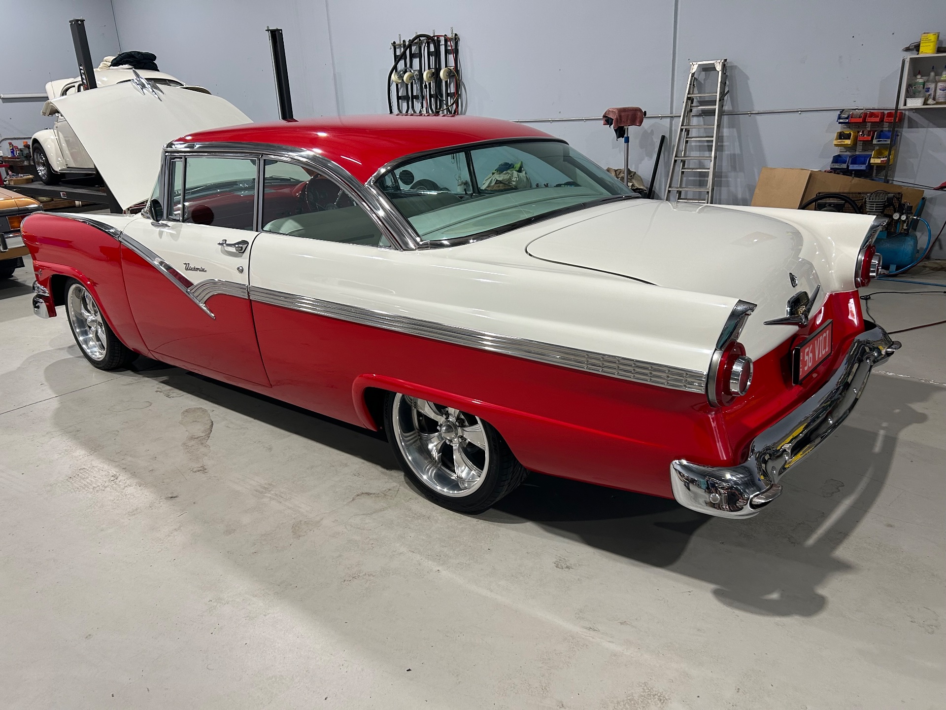 1956 FORD VICTORIA AUTOMATIC 2 DR SPORTS COUPE