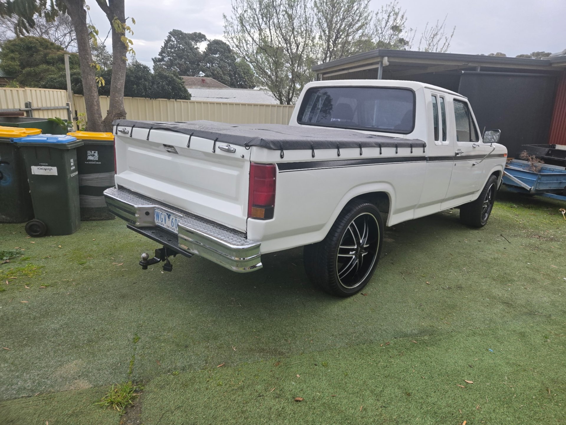 1984 FORD F100 5 SP MANUAL EXTRA CAB UTILITY
