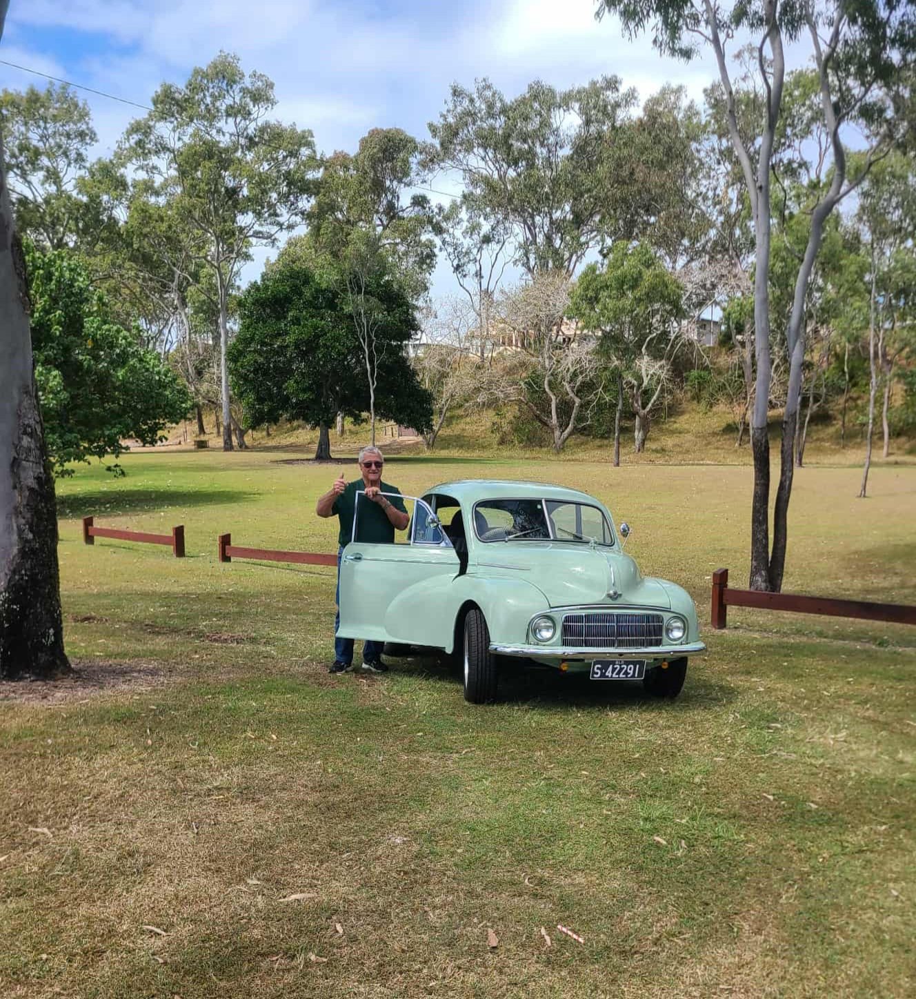 1949 MORRIS MINOR LOWLIGHT MANUAL 2D SEDAN 