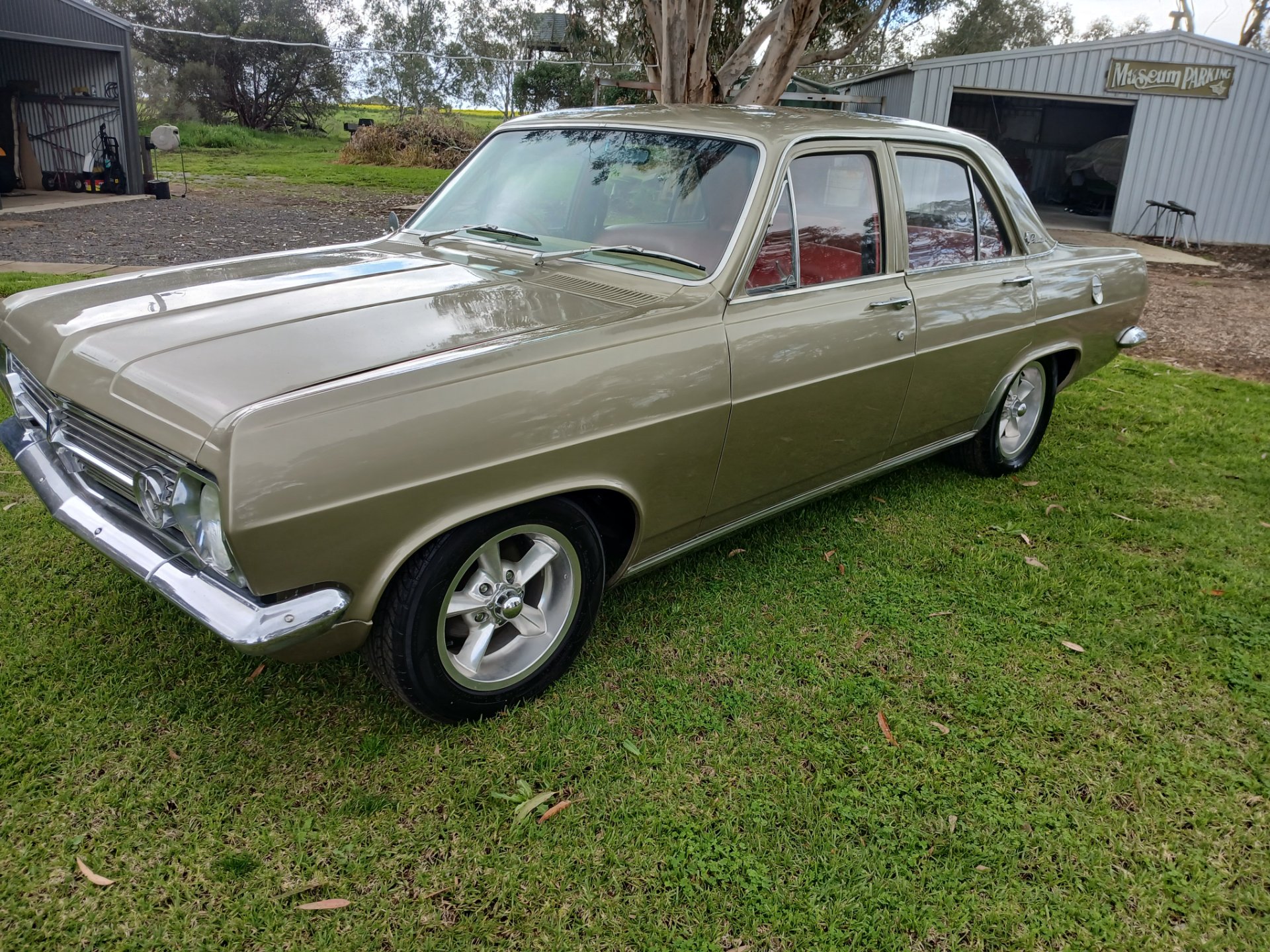 1967 HOLDEN PREMIER HR SEDAN 