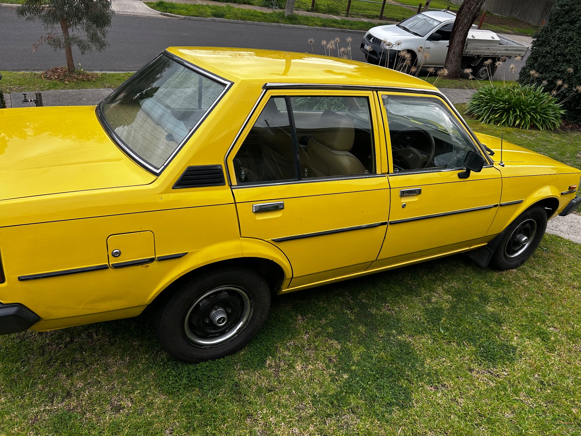 1982 TOYOTA COROLLA KE70 CS 3 SP AUTOMATIC 4D SEDAN