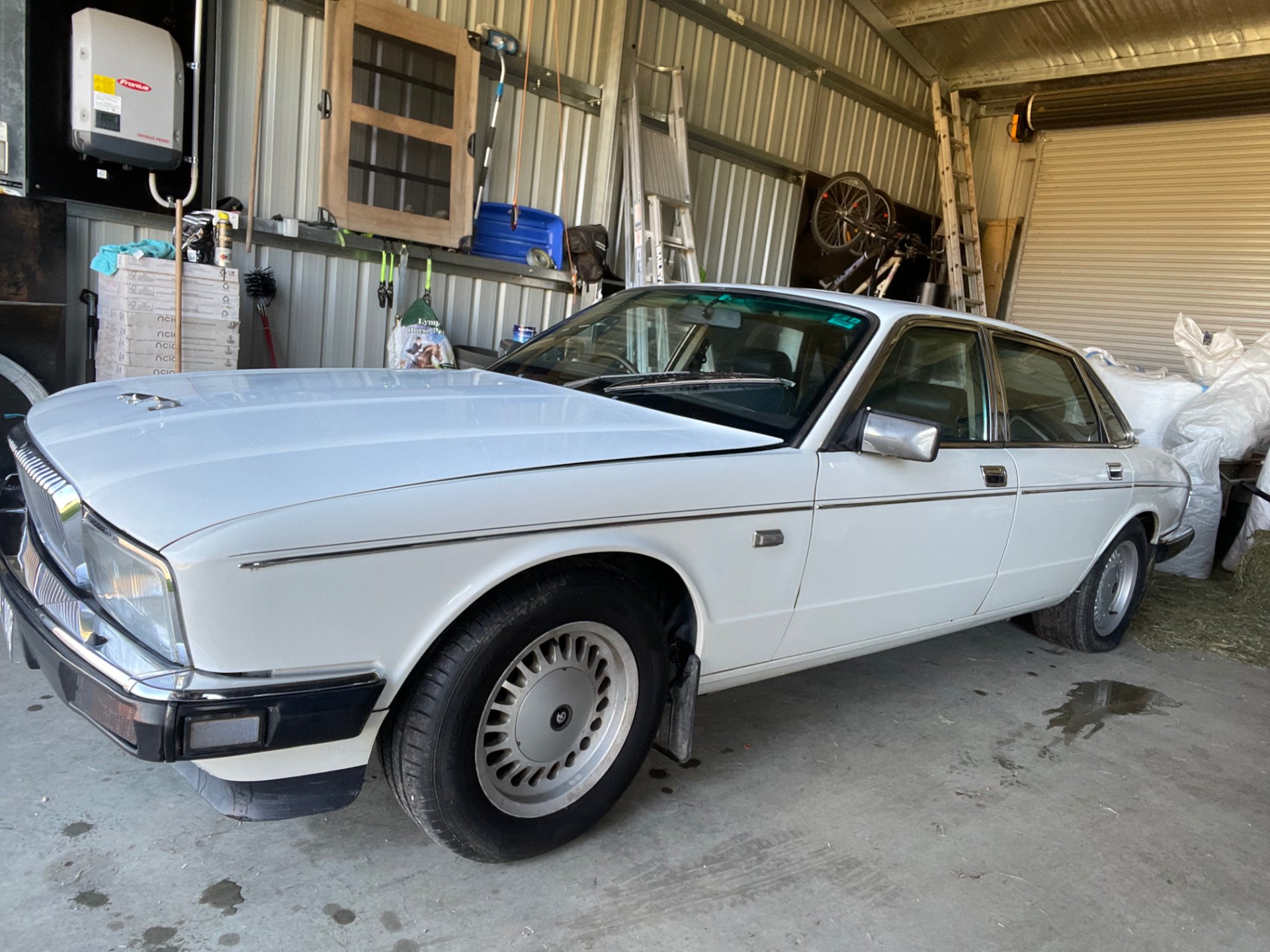 1988 JAGUAR XJ6 4 SP AUTOMATIC 4D SEDAN
