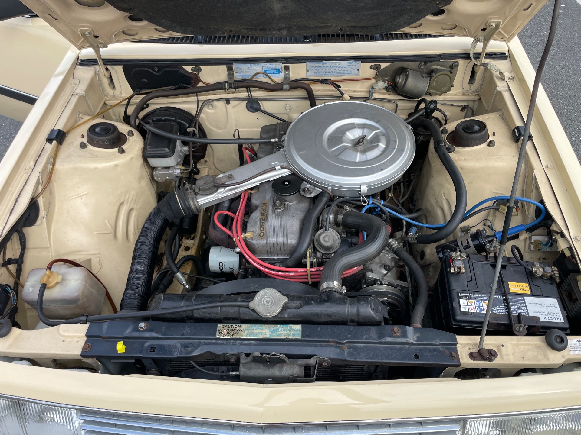1982 MITSUBISHI SIGMA GJ GL 3 SP AUTOMATIC 4D SEDAN