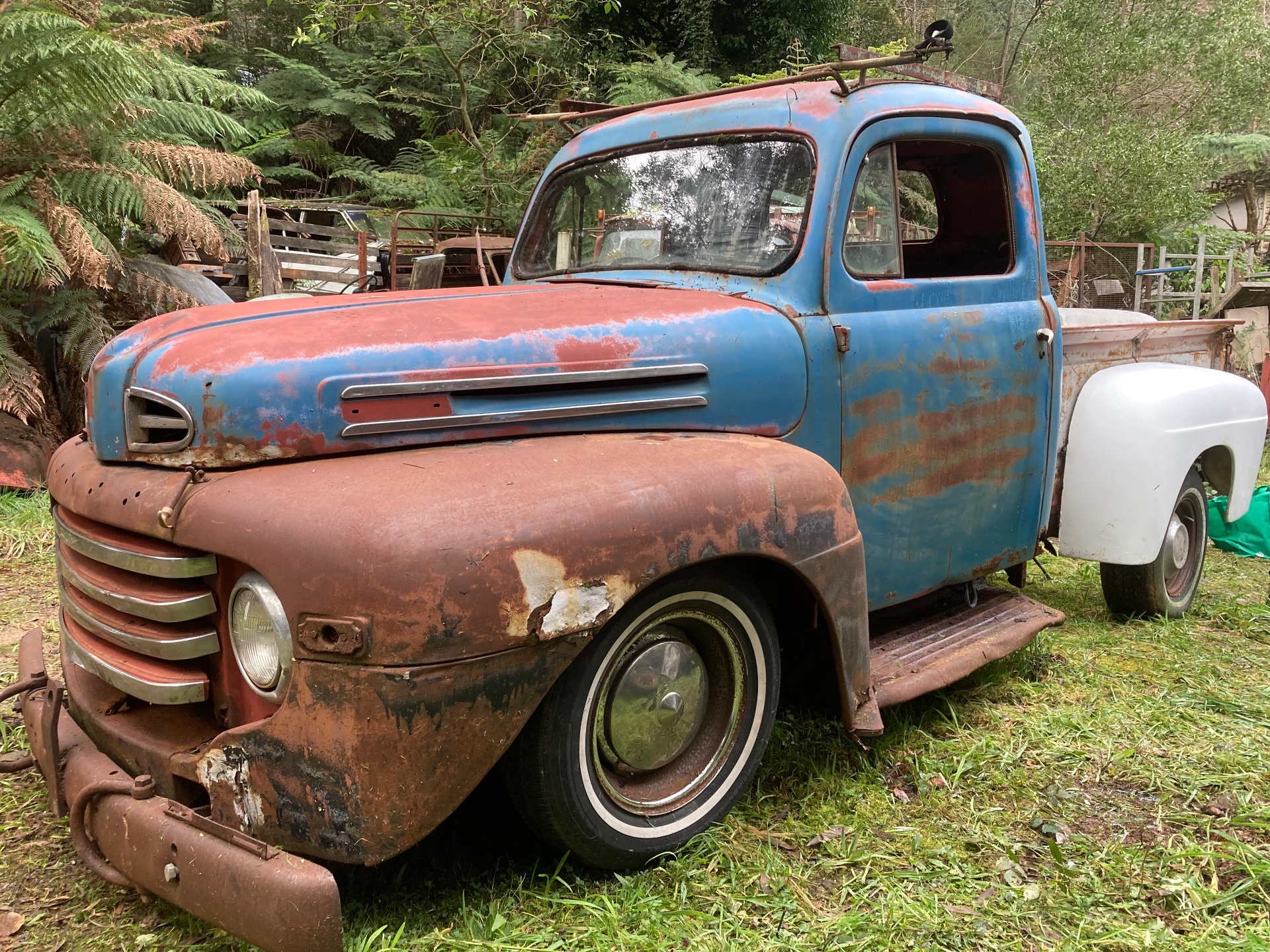 1948 FORD F1 PANEL TRUCK
