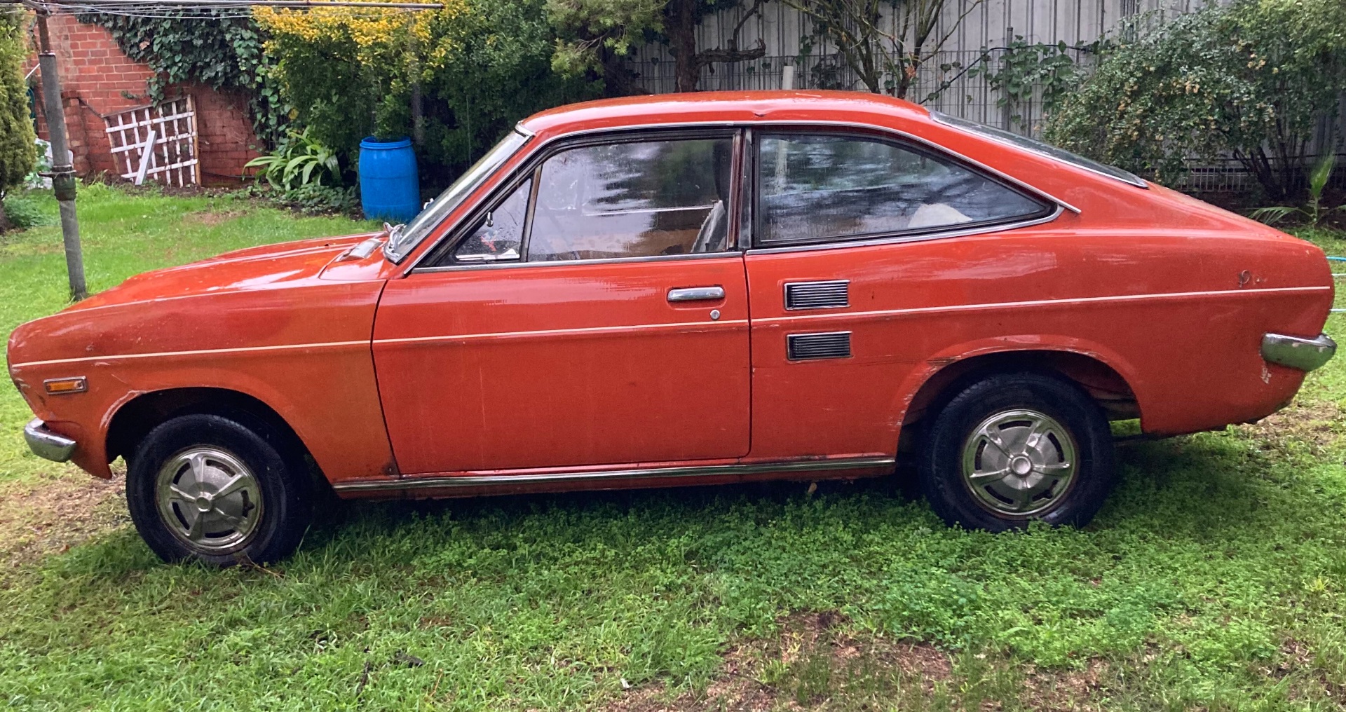 1973 DATSUN 1200 DELUXE 4 SP MANUAL 2D COUPE 