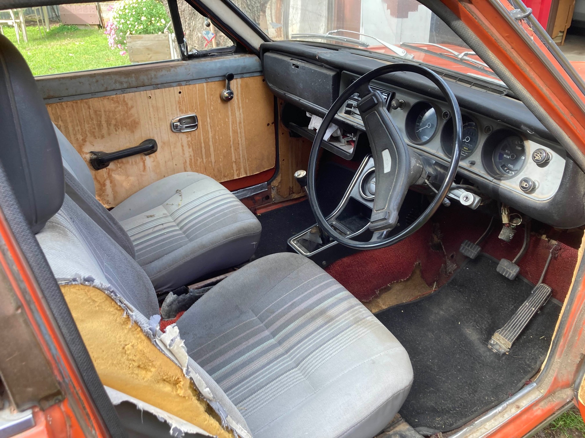 1973 DATSUN 1200 DELUXE 4 SP MANUAL 2D COUPE 