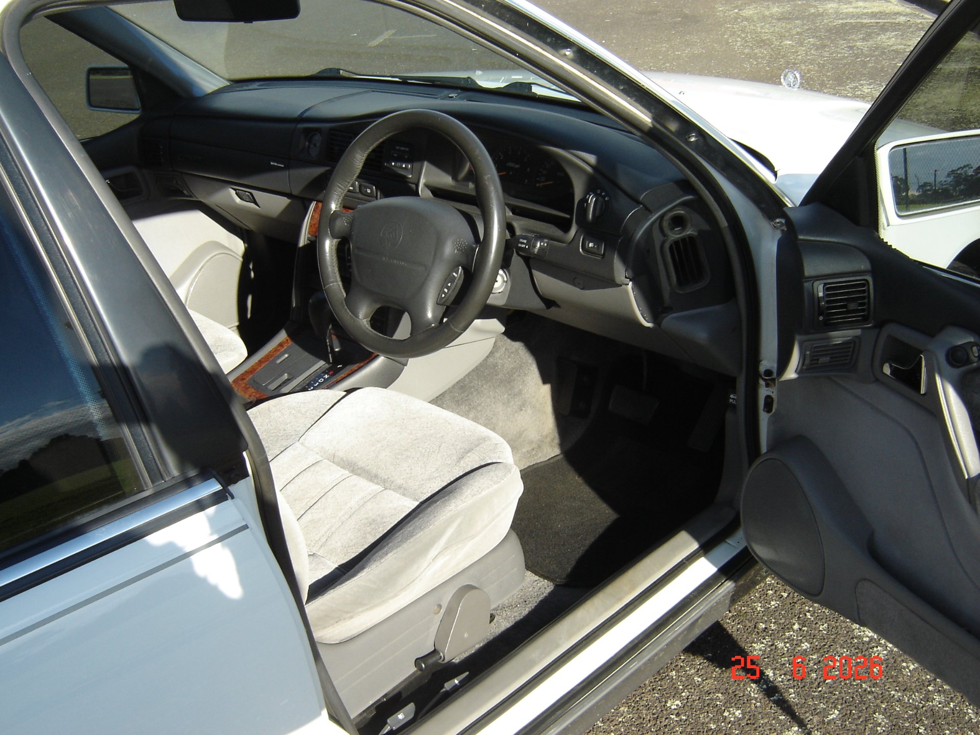 1997 HOLDEN STATESMAN VSII V6 4 SP AUTOMATIC 4D SEDAN
