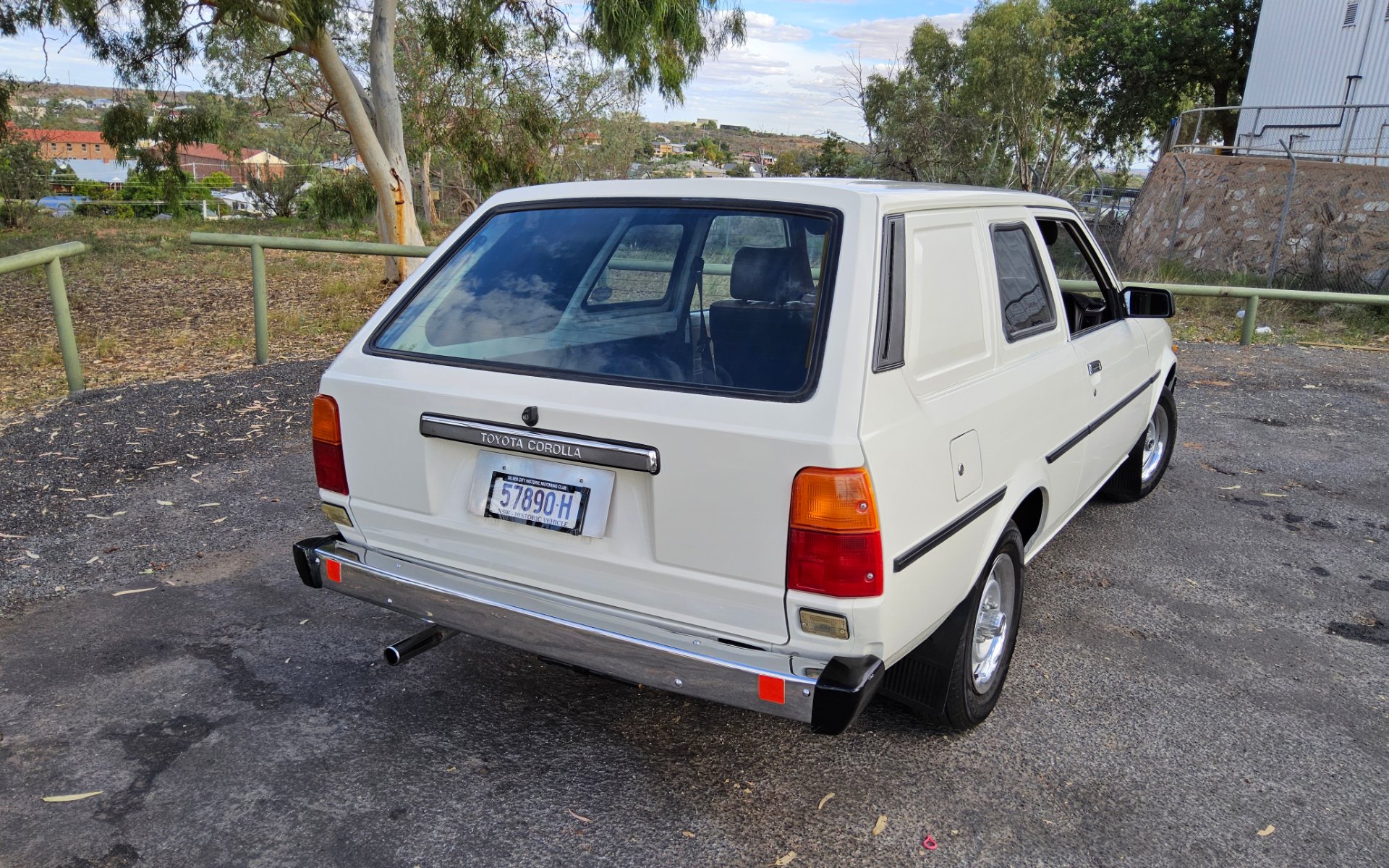 1981 TOYOTA COROLLA KE70 4 SP MANUAL 2D PANELVAN