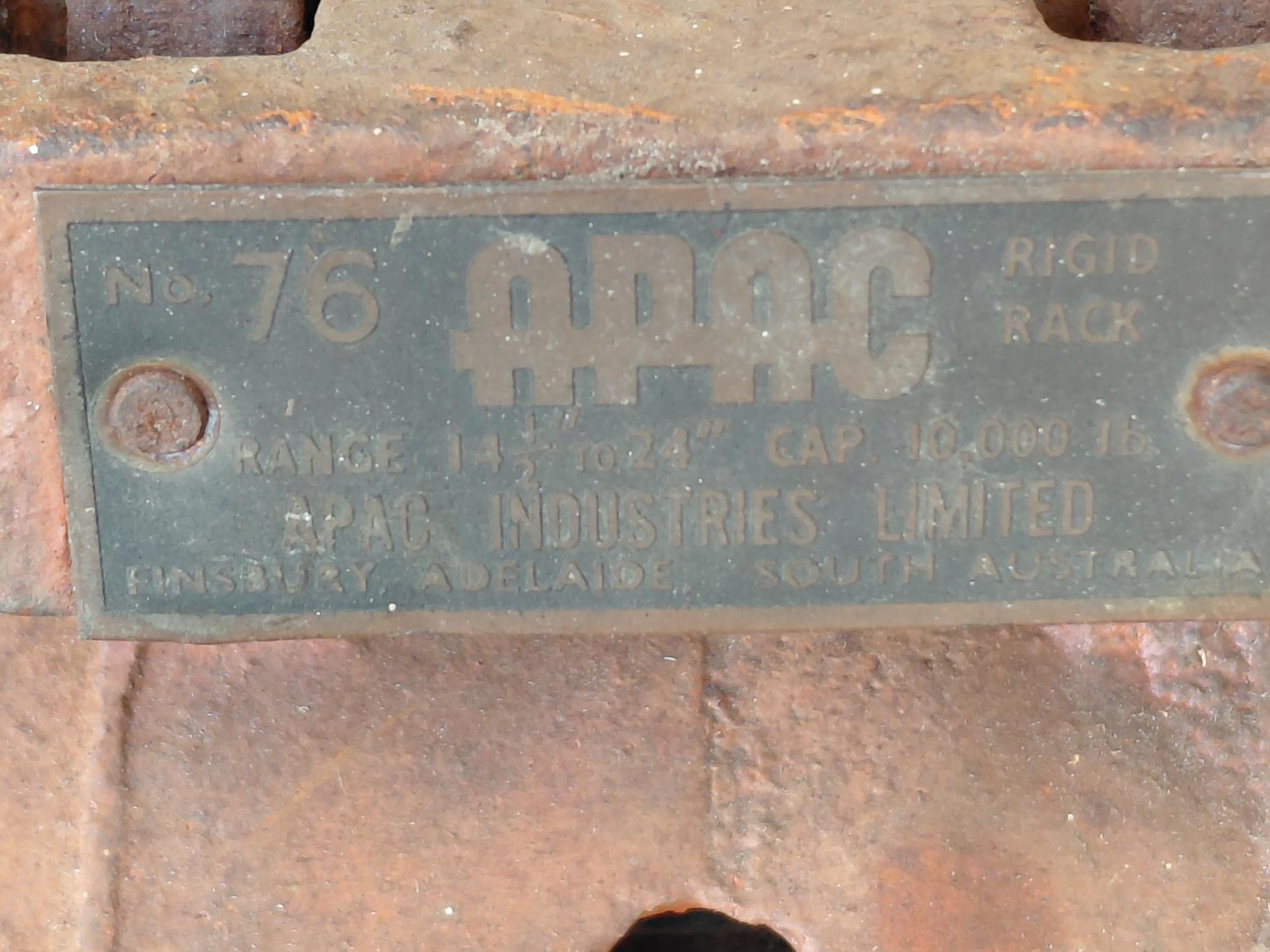 APAC No 76 Truck stands x 4