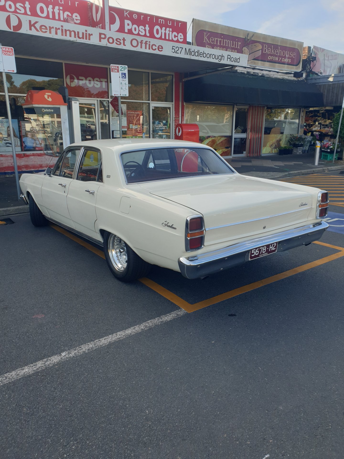 1968 FORD FAIRLANE ZB AUTOMATIC SEDAN 