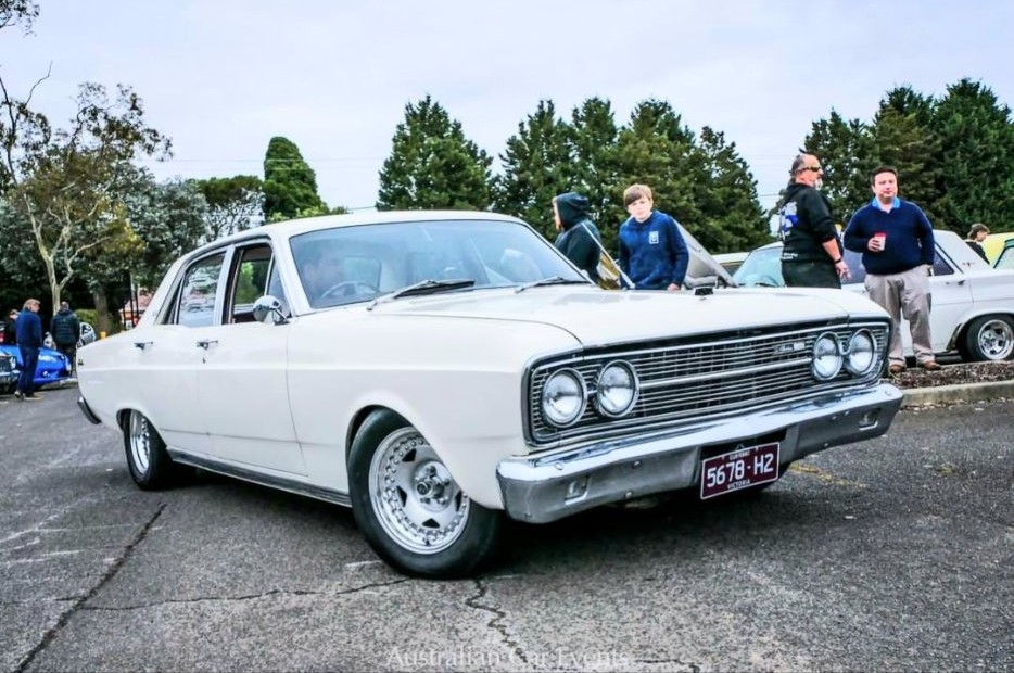 1968 FORD FAIRLANE ZB AUTOMATIC SEDAN 