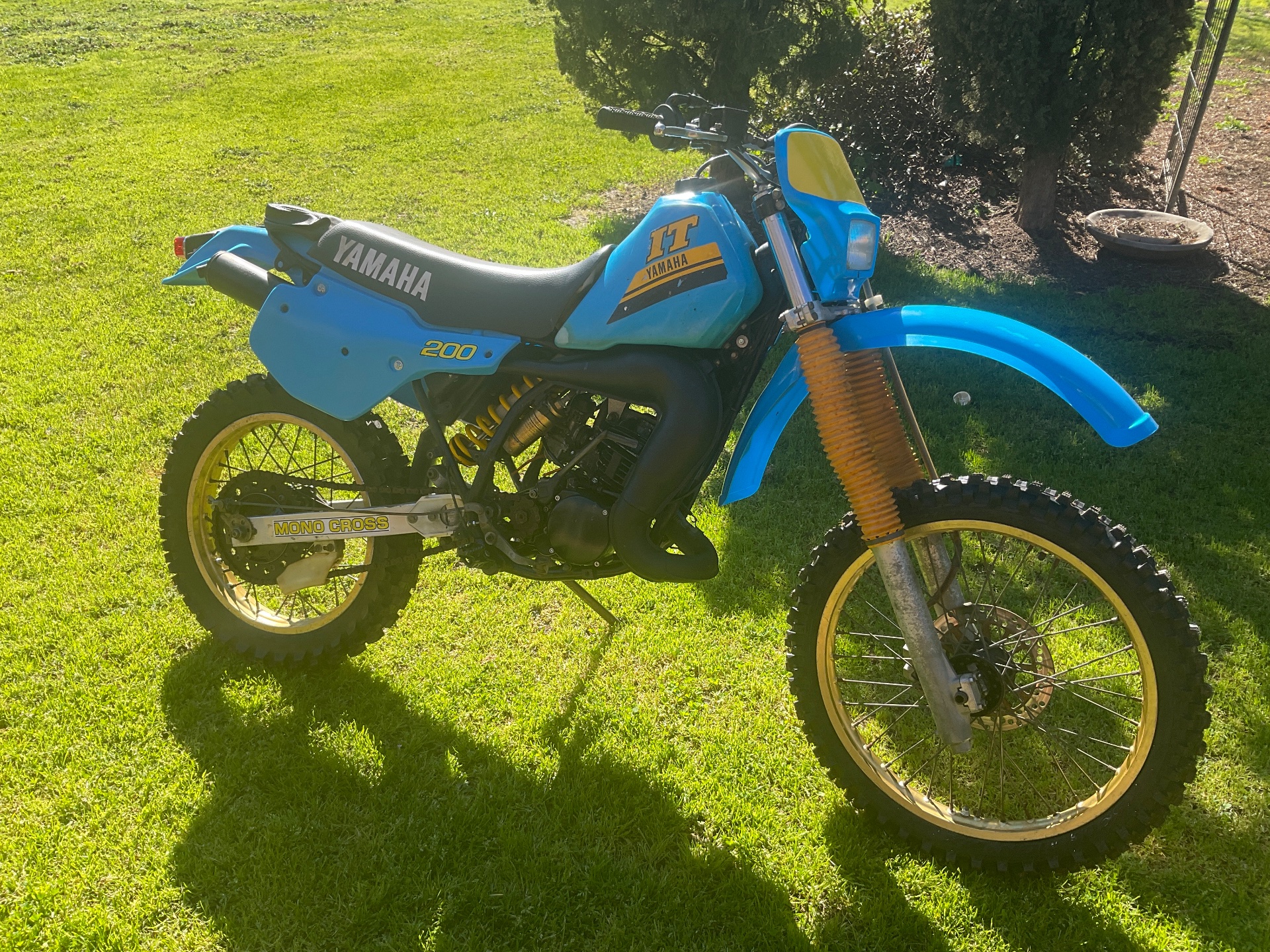 1985 YAMAHA IT200 ENDURO