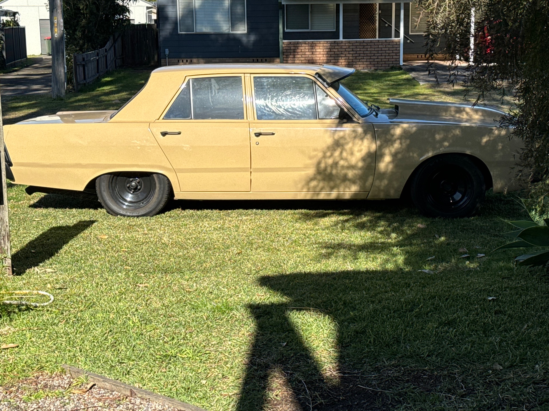1970 CHRYSLER VALIANT VG 3 SP AUTOMATIC 4D SEDAN