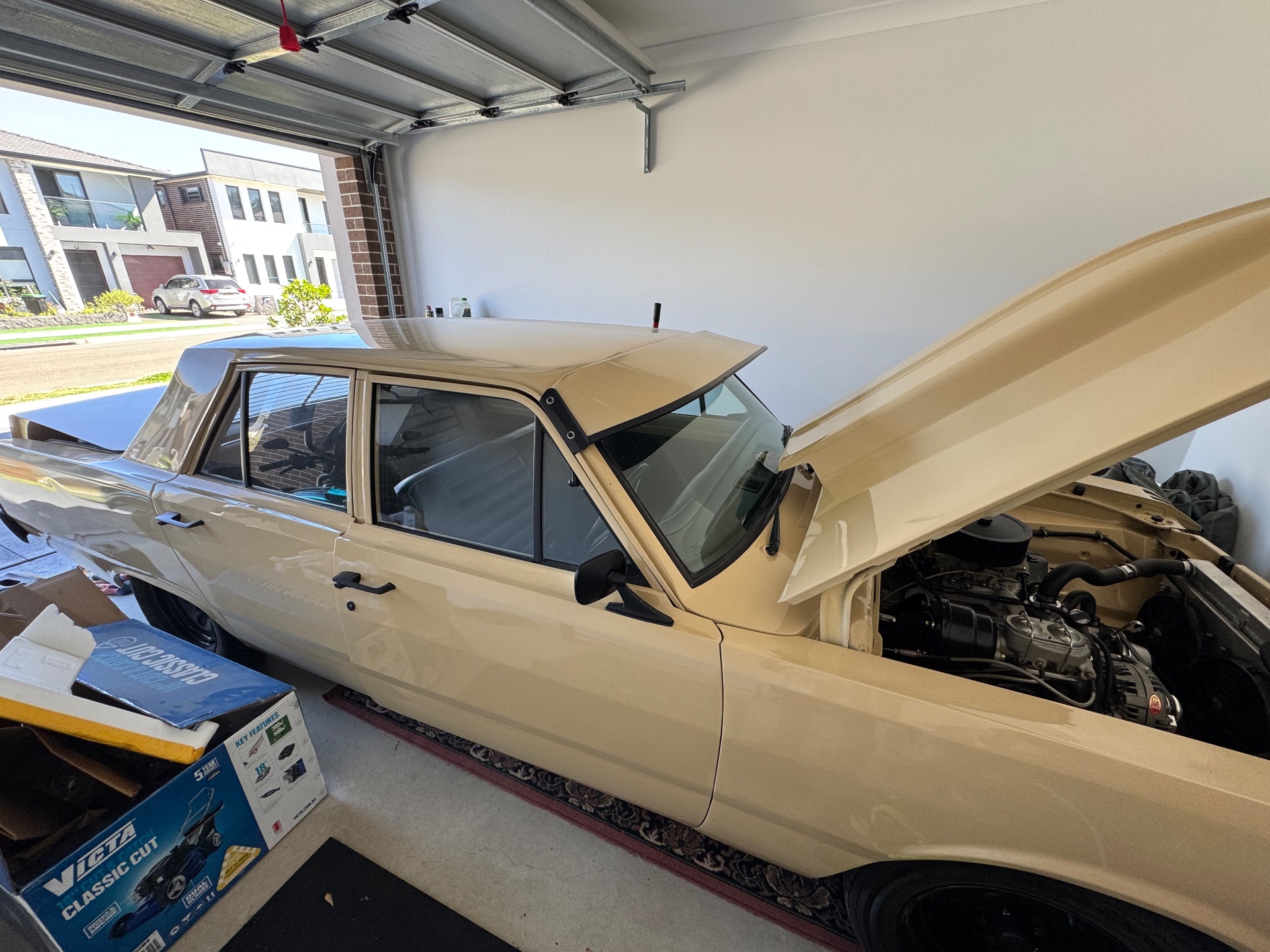 1970 CHRYSLER VALIANT VG 3 SP AUTOMATIC 4D SEDAN
